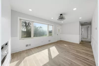 8516 Austin Avenue, Burbank, IL 60459 - Photo 4