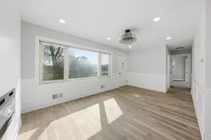 8516 Austin Ave, Burbank, IL 60459 - Photo 4