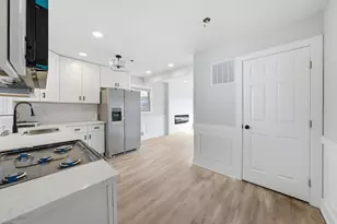 8516 Austin Ave, Burbank, IL 60459 - Photo 8