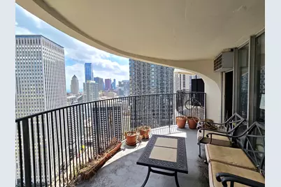 300 N State Street #3909, Chicago, IL 60654 - Photo 12