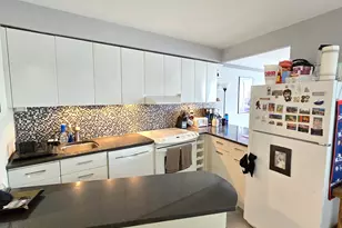 300 N State St, Chicago, IL 60654 - Photo 2