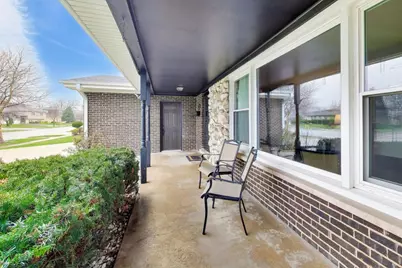 1028 S Beechwood Drive, Mount Prospect, IL 60056 - Photo 4