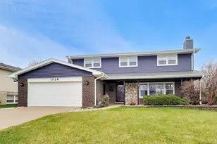 1028 S Beechwood Dr, Mount Prospect, IL 60056 - Photo 1
