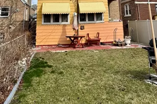 10210 S Prairie Ave, Chicago, IL 60628 - Photo 18