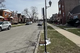 10210 S Prairie Ave, Chicago, IL 60628 - Photo 20