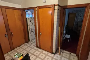 10210 S Prairie Ave, Chicago, IL 60628 - Photo 14