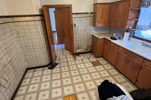 10210 S Prairie Ave, Chicago, IL 60628 - Photo 12