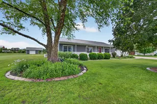 3365 N School Dr, Morris, IL 60450 - Photo 2