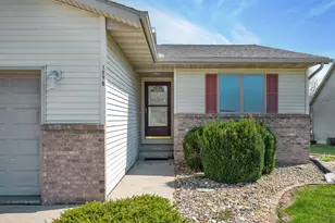 109 E Lake Ct, Atlanta, IL 61723 - Photo 2