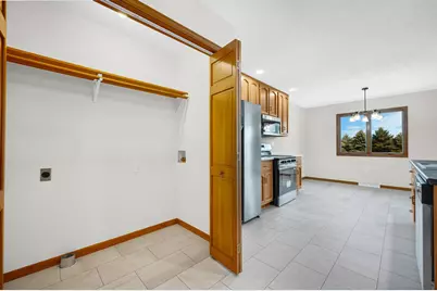 109 E Lake Court #B, Atlanta, IL 61723 - Photo 8