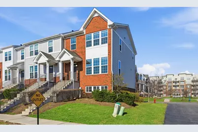 72 Nicholas Drive E, Des Plaines, IL 60016 - Photo 2