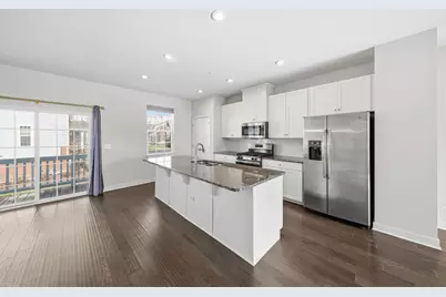 72 Nicholas Drive E, Des Plaines, IL 60016 - Photo 14