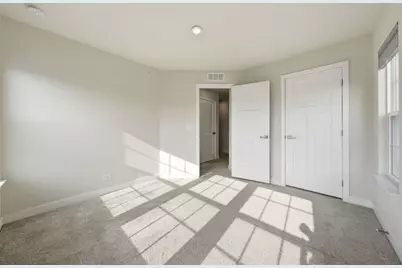 72 Nicholas Drive E, Des Plaines, IL 60016 - Photo 28