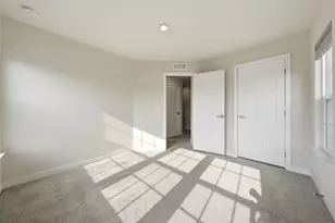 72 Nicholas Dr E, Des Plaines, IL 60016 - Photo 28