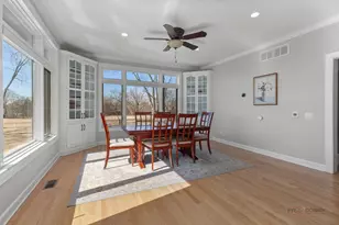 13 Kensington Dr, North Barrington, IL 60010 - Photo 10