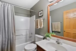 2311 W Cascade Circle, Round Lake, IL 60073 - Photo 18