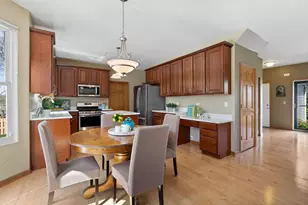2311 W Cascade Circle, Round Lake, IL 60073 - Photo 8