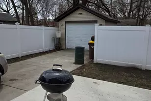 726 Ashland Ave, Rockford, IL 61103 - Photo 4