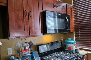 726 Ashland Ave, Rockford, IL 61103 - Photo 10