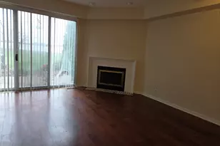 1115 Regency Ct, Schaumburg, IL 60193 - Photo 2