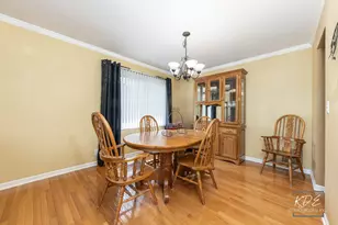 1317 Carol Ln, Naperville, IL 60565 - Photo 8