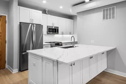 4637 N Ashland Avenue #302, Chicago, IL 60640 - Photo 2