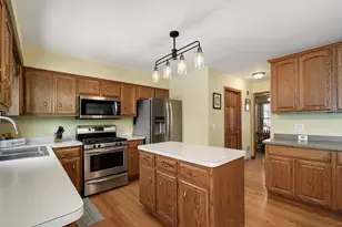 3431 Charlemaine Dr, Aurora, IL 60504 - Photo 8