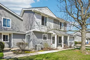 2466 Brunswick Cir, Woodridge, IL 60517 - Photo 2