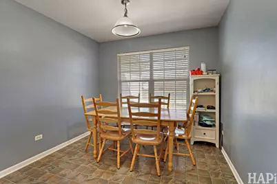 711 Wedgewood, McHenry, IL 60050 - Photo 10