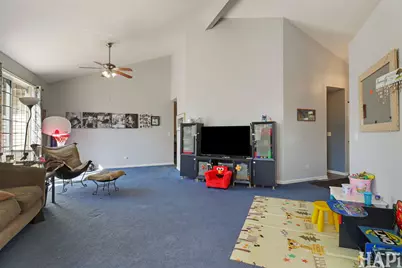 711 Wedgewood, McHenry, IL 60050 - Photo 6