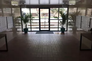 1025 W Hollywood Ave, Chicago, IL 60660 - Photo 2