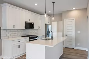 902 Hayden Dr, Yorkville, IL 60560 - Photo 8