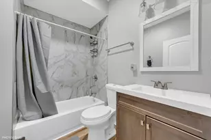 8404 S Exchange Ave, Chicago, IL 60617 - Photo 18