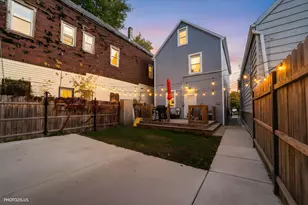 8404 S Exchange Ave, Chicago, IL 60617 - Photo 24