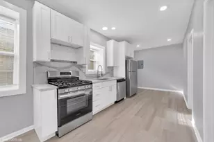 8404 S Exchange Ave, Chicago, IL 60617 - Photo 28