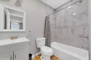 8404 S Exchange Ave, Chicago, IL 60617 - Photo 22