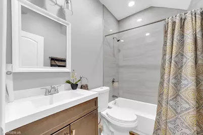 8404 S Exchange Avenue, Chicago, IL 60617 - Photo 10