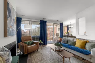 6010 E Lake Dr, Lisle, IL 60532 - Photo 6