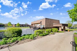 721 Tipperary Ct, Schaumburg, IL 60193 - Photo 8