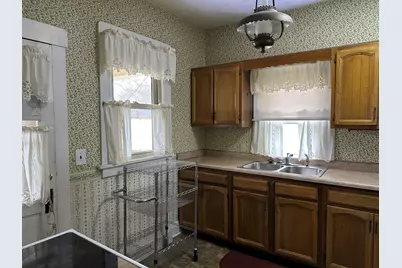 303 S Pleasant Street, Princeton, IL 61356 - Photo 6