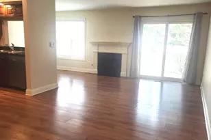 43 Foxcroft Blvd, Naperville, IL 60565 - Photo 2