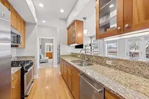 3755 N Racine Ave, Chicago, IL 60613 - Photo 10