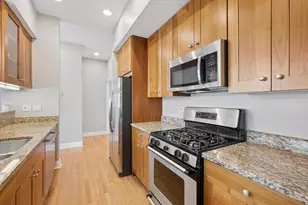 3755 N Racine Ave, Chicago, IL 60613 - Photo 8