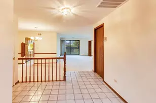 245 Windsor Ln, Willowbrook, IL 60527 - Photo 8