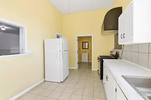 19 S Green St, Piper City, IL 60959 - Photo 4