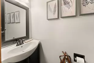 707 Marigold Ct, Naperville, IL 60540 - Photo 12