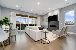 1017 N California Ave, Chicago, IL 60622 - Photo 2