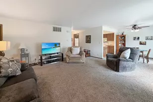 1801 S Yellow Creek Ct, Freeport, IL 61032 - Photo 12