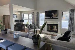 525 Lasalle Ln, Buffalo Grove, IL 60089 - Photo 2