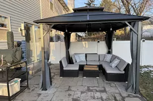 525 Lasalle Ln, Buffalo Grove, IL 60089 - Photo 18